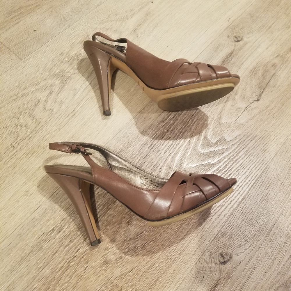 Circa Joan & David Slingback 6